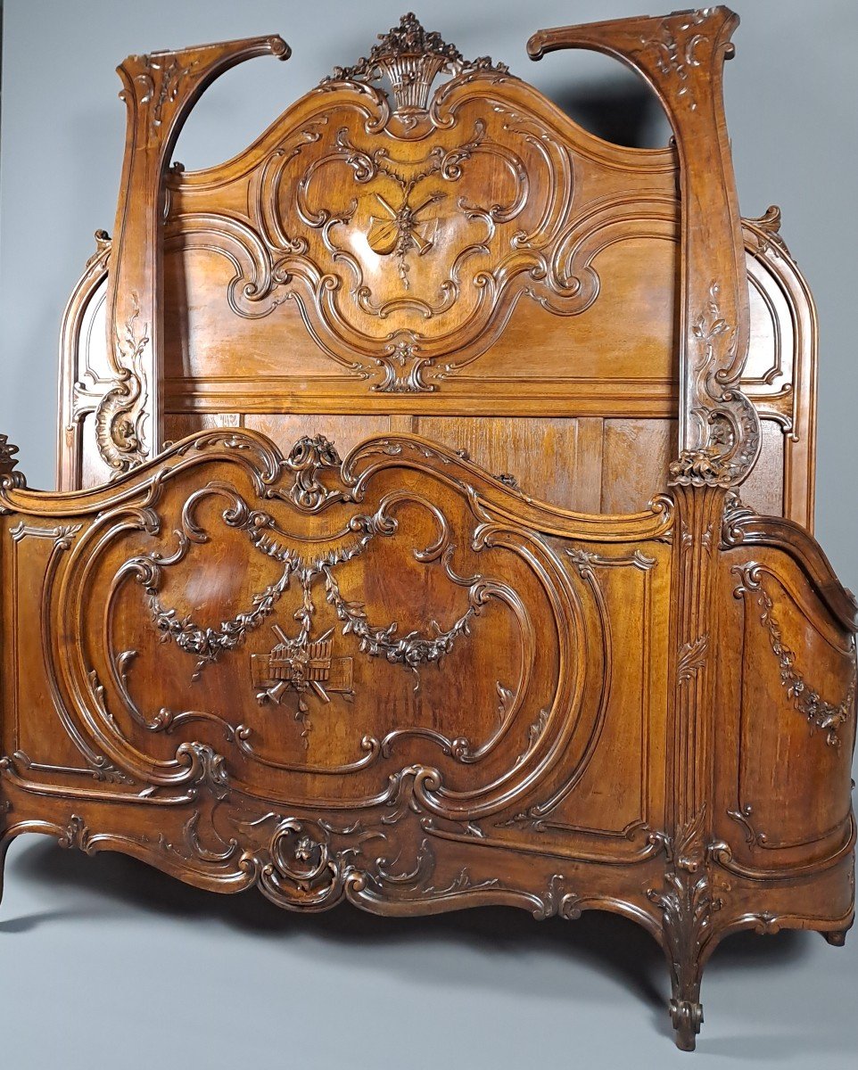 Rocaille Bedroom Furniture In Carved Walnut Stamped Bardié In Bordeaux-photo-3