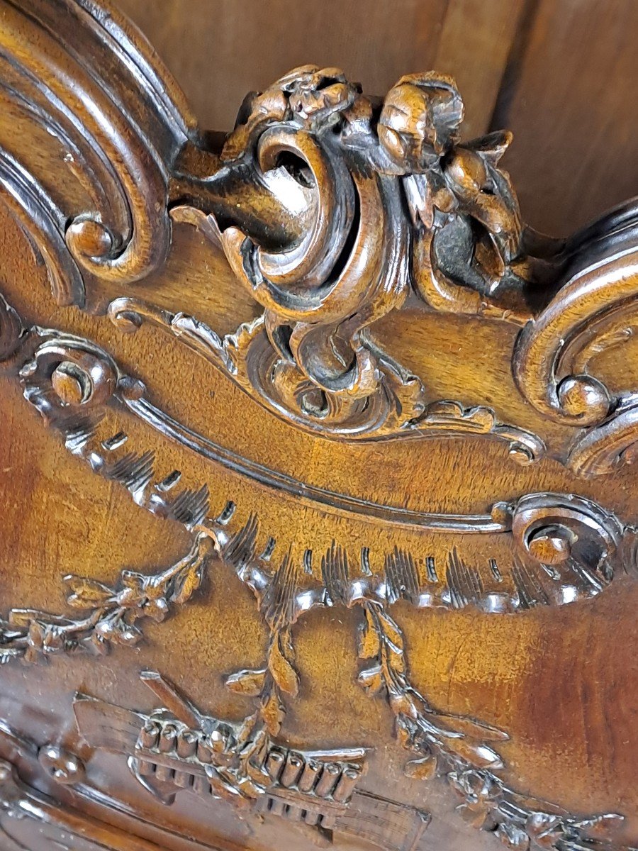 Rocaille Bedroom Furniture In Carved Walnut Stamped Bardié In Bordeaux-photo-1