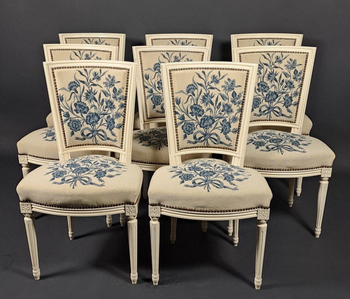 Suite De 8 Chaises De Style Louis XVI En Bois Laqué Et Tapisserie