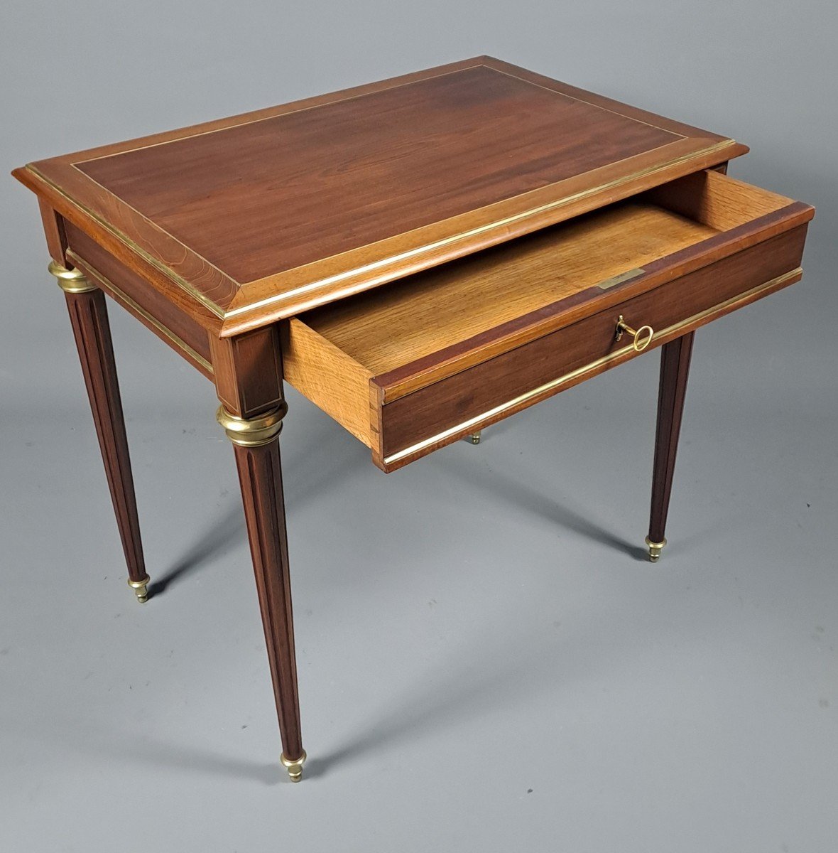 Petit Bureau Ou Table d'Appoint De Style Louis XVI En Acajou-photo-4