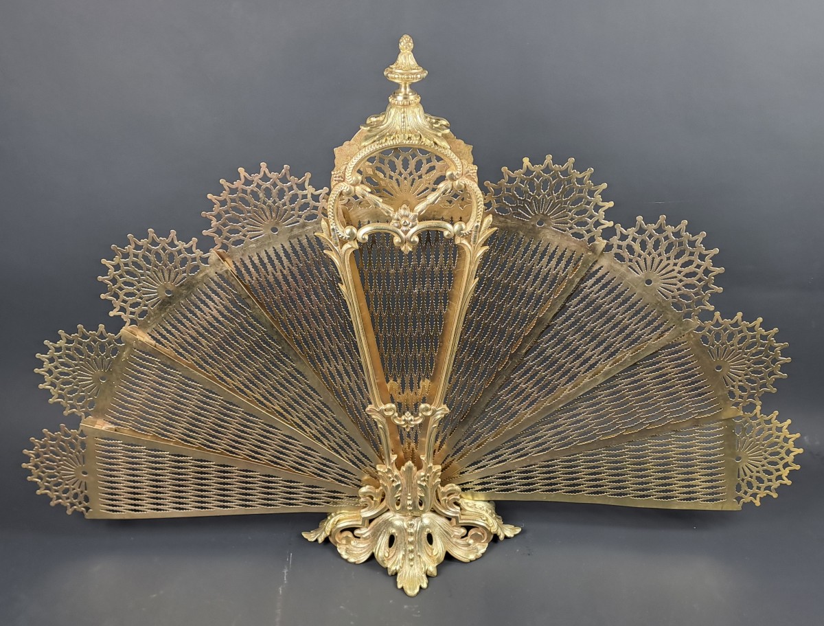 Gilded Bronze Fan-shaped Fire Screen 