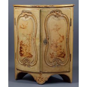 Louis XV Period Corner In Chinese Lacquer