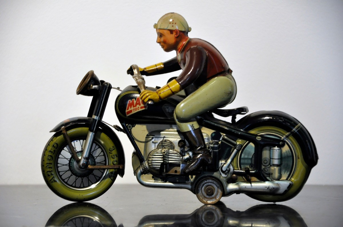 Tin Toy, Motorcycle Brand "arnold Mac 700" 