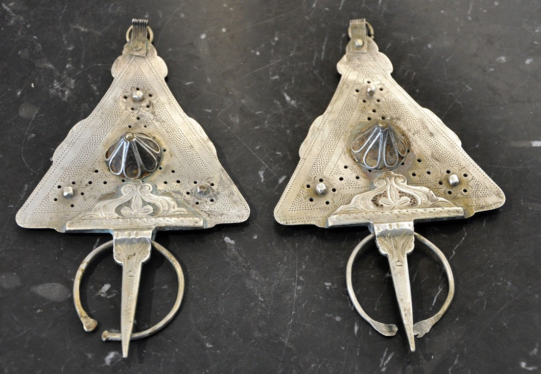 Fibulles berbères en argent massif Maroc XXe siècle avec inclusion d'ambre