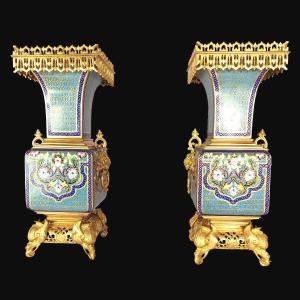 Paire De Vases Japonisants En émail Cloisonné Attribués à Ferdinand Barbedienne (1810-1892) Et 