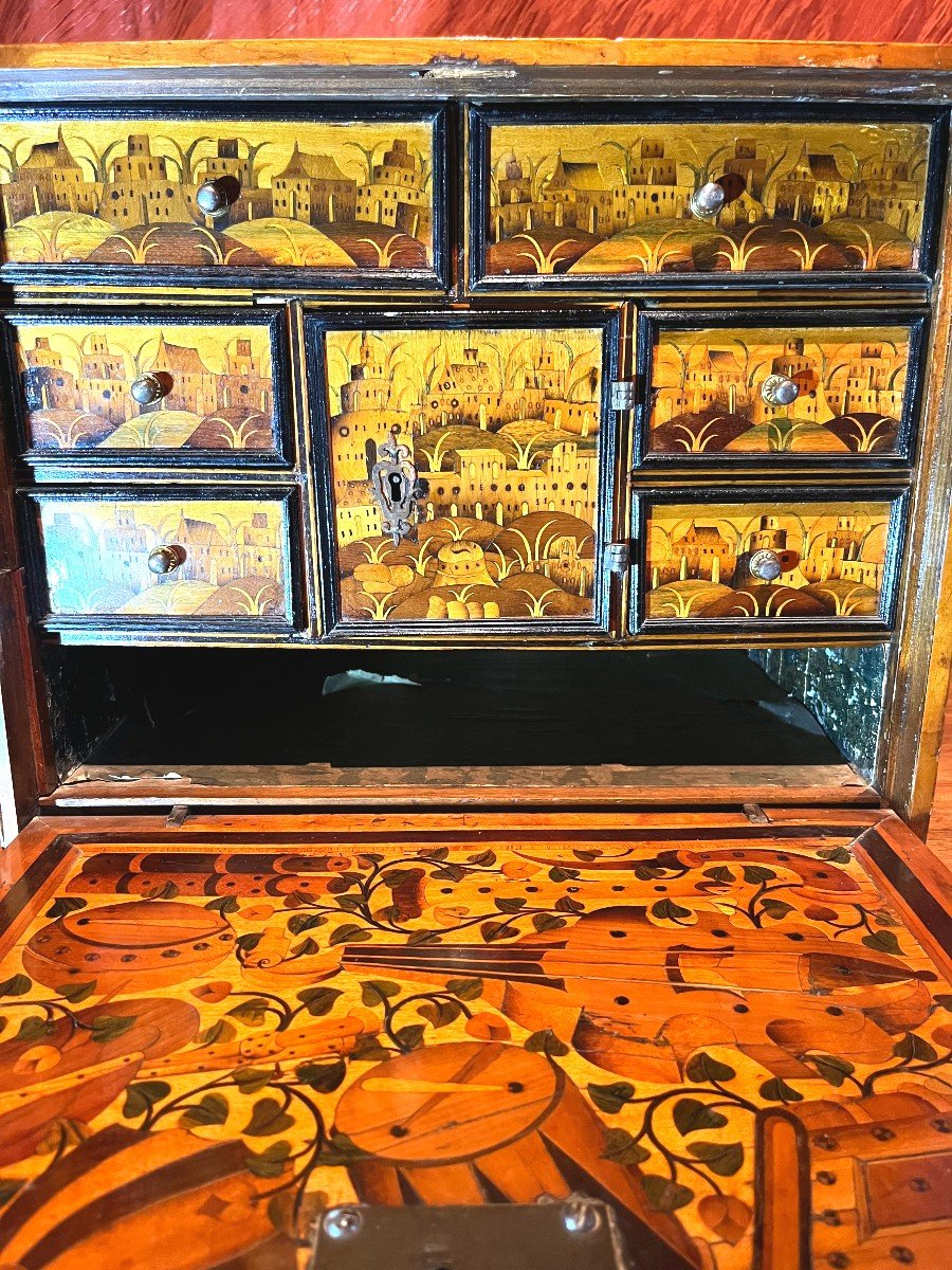 Rare Cabinet De Collectionneur en marqueterie Dit Aux Herbes Folles  – Augsbourg XVIIe Siècle-photo-2