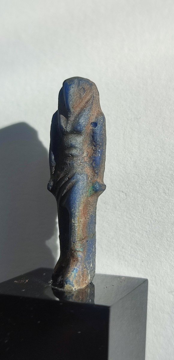 Horus . Pate De Verre Couleur lapis lazuli. Egypte  Basse Epoque.