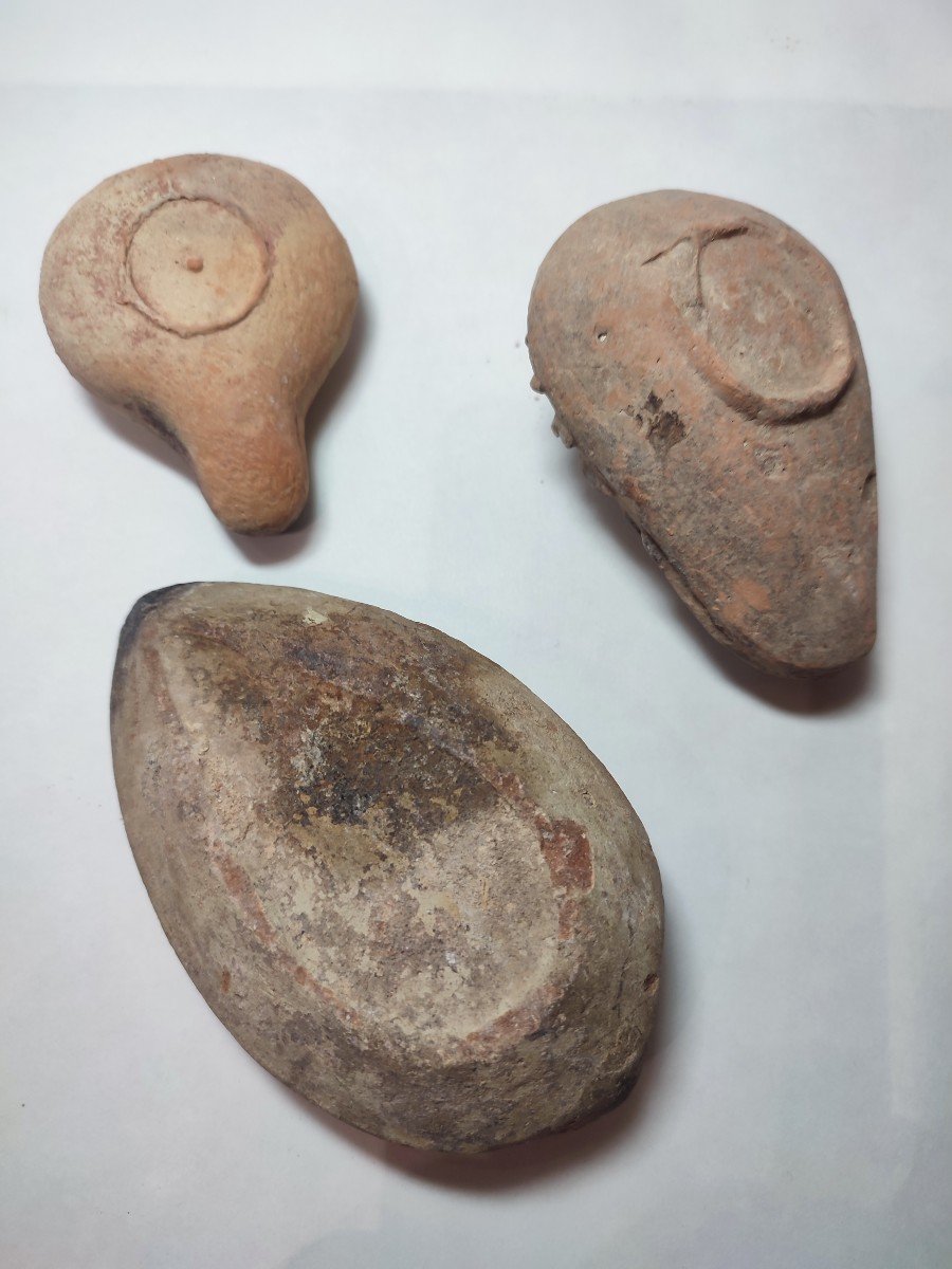 Three Byzantine Oil Lamps. Aleppo Region. 4th Century -photo-2