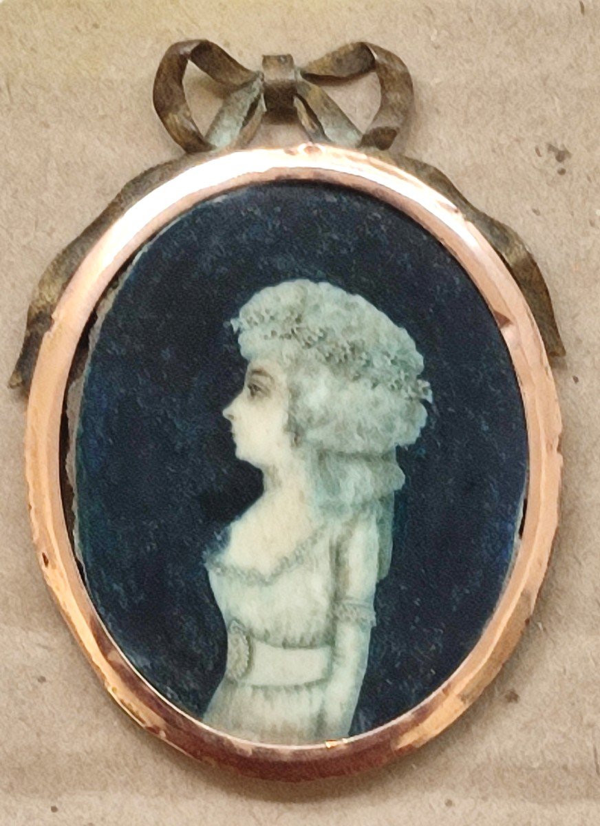 Profile Of A Woman. Directoire Period. Miniature On Ivory -photo-2