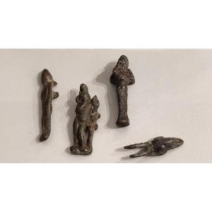 Amulettes En Bronze , Egypte époque Ptolémaïque.