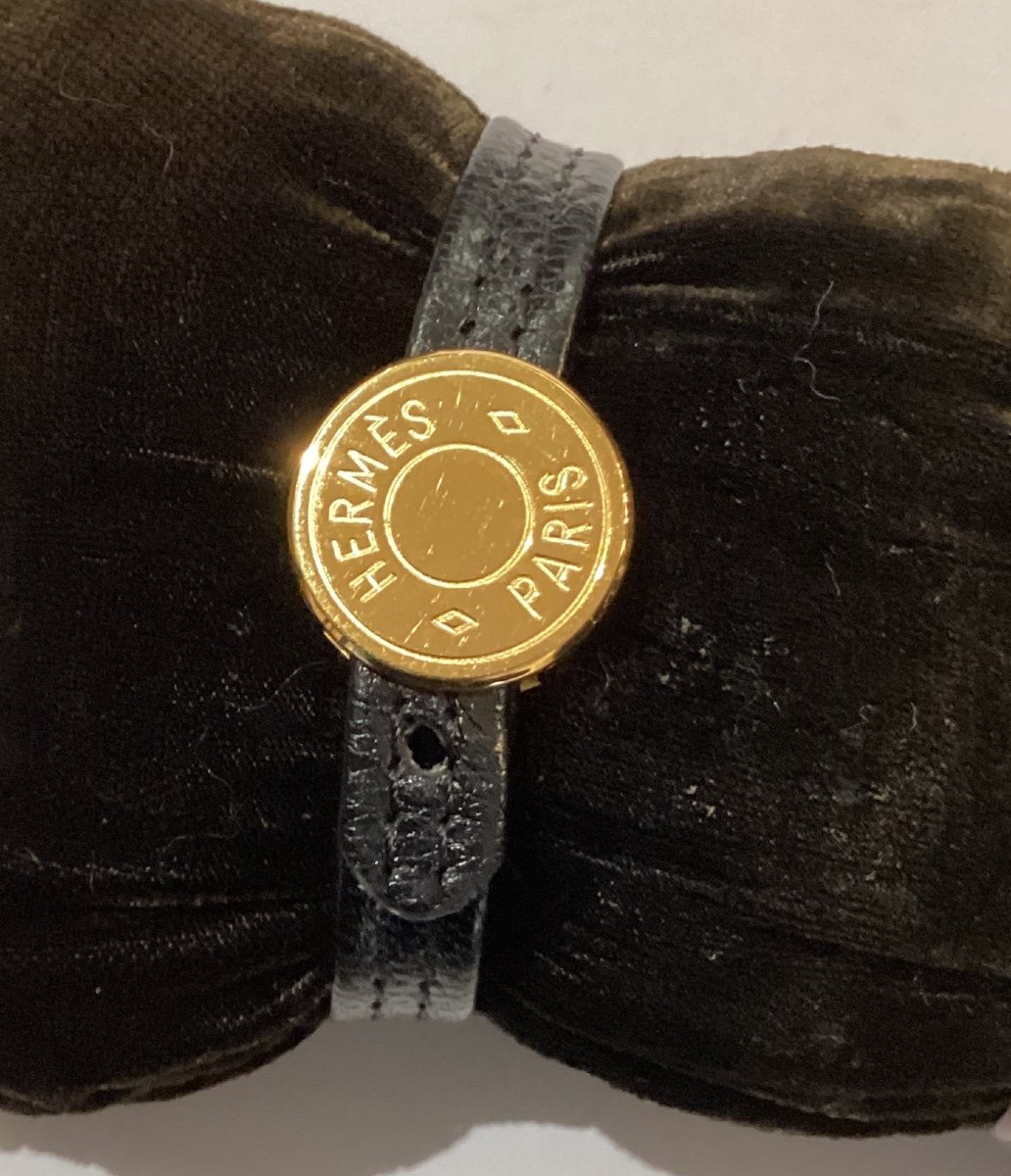 Hermès - Bracelet In Gold Metal And Black Leather  -photo-3