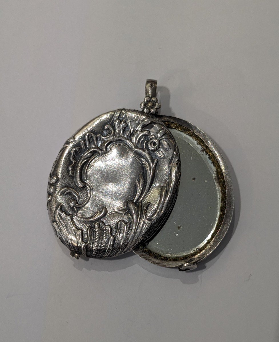 Petit miroir de poche en argent 