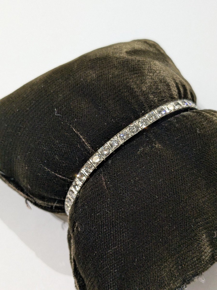 White Gold Line Bracelet Set With 46 Diamonds-photo-3