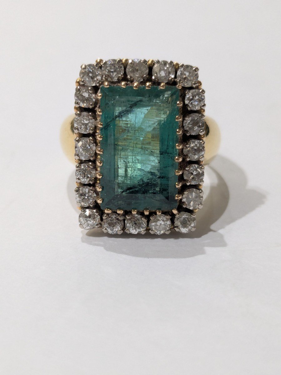 Important Ring In Yellow Gold, Emerald And Diamonds -photo-3