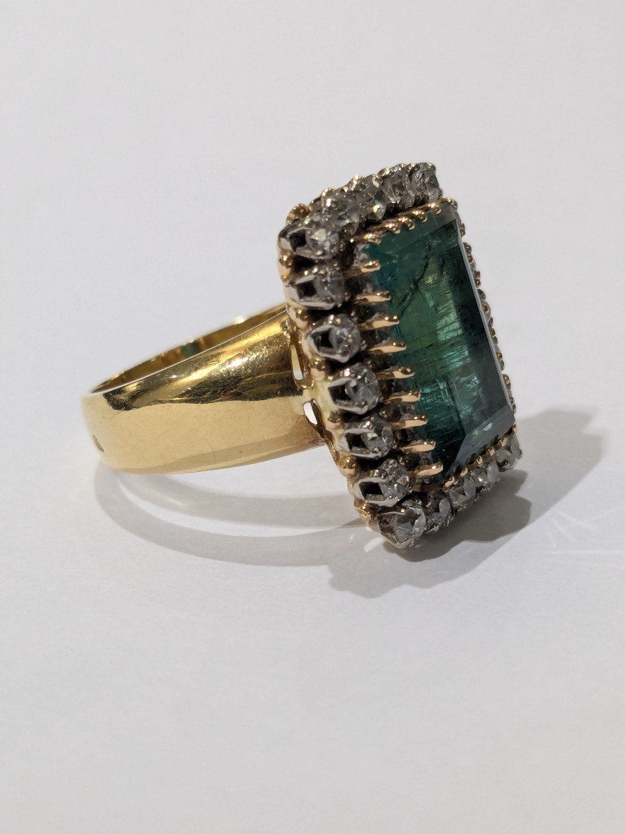 Important Ring In Yellow Gold, Emerald And Diamonds -photo-4