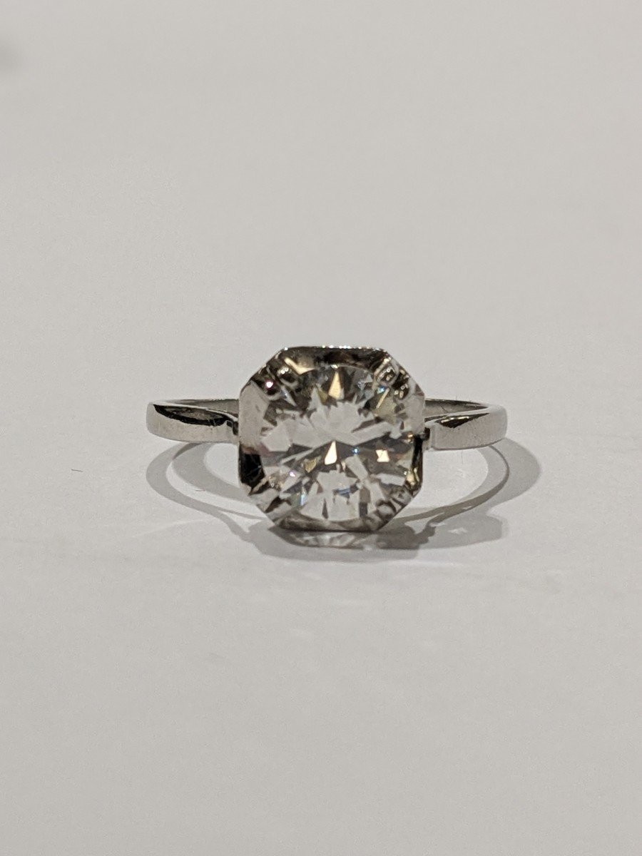 Bague solitaire en platine sertie d'un diamant taille brillant -photo-1