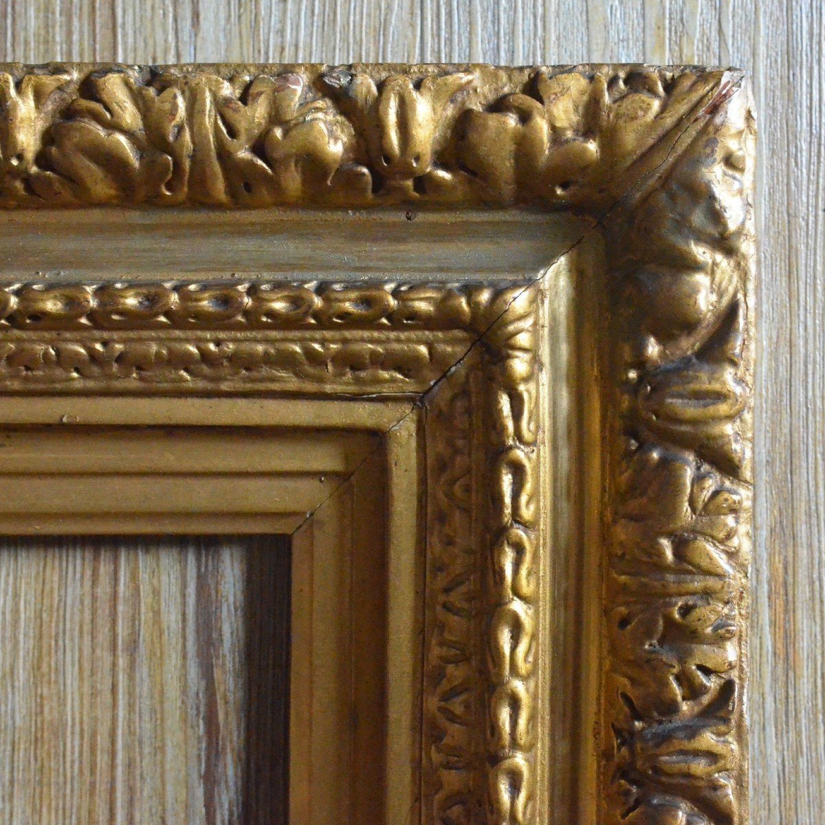 Carved Wooden Frame. 17th Century.-photo-3