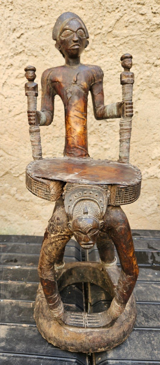 Chowké Throne Of Angola