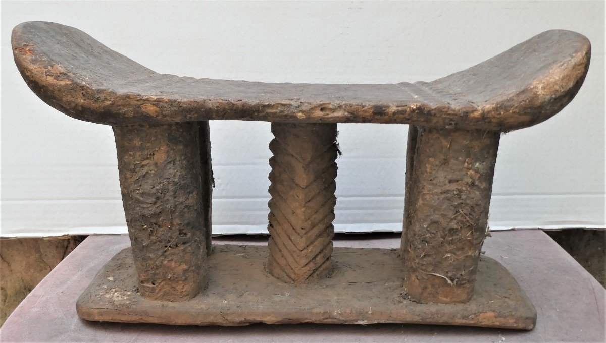 Stool With Sacrificial Patina Kuwé - Togo-photo-2