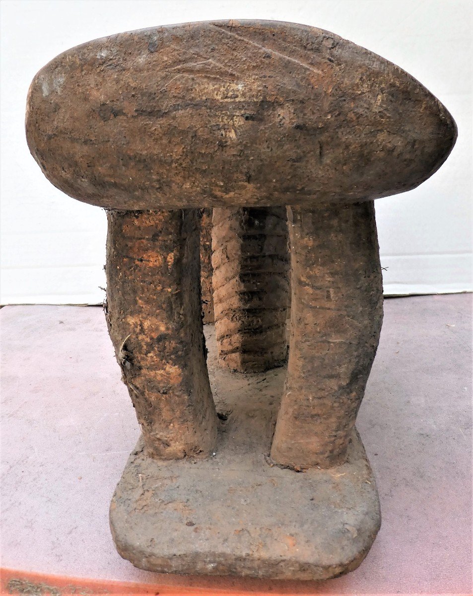 Stool With Sacrificial Patina Kuwé - Togo-photo-1