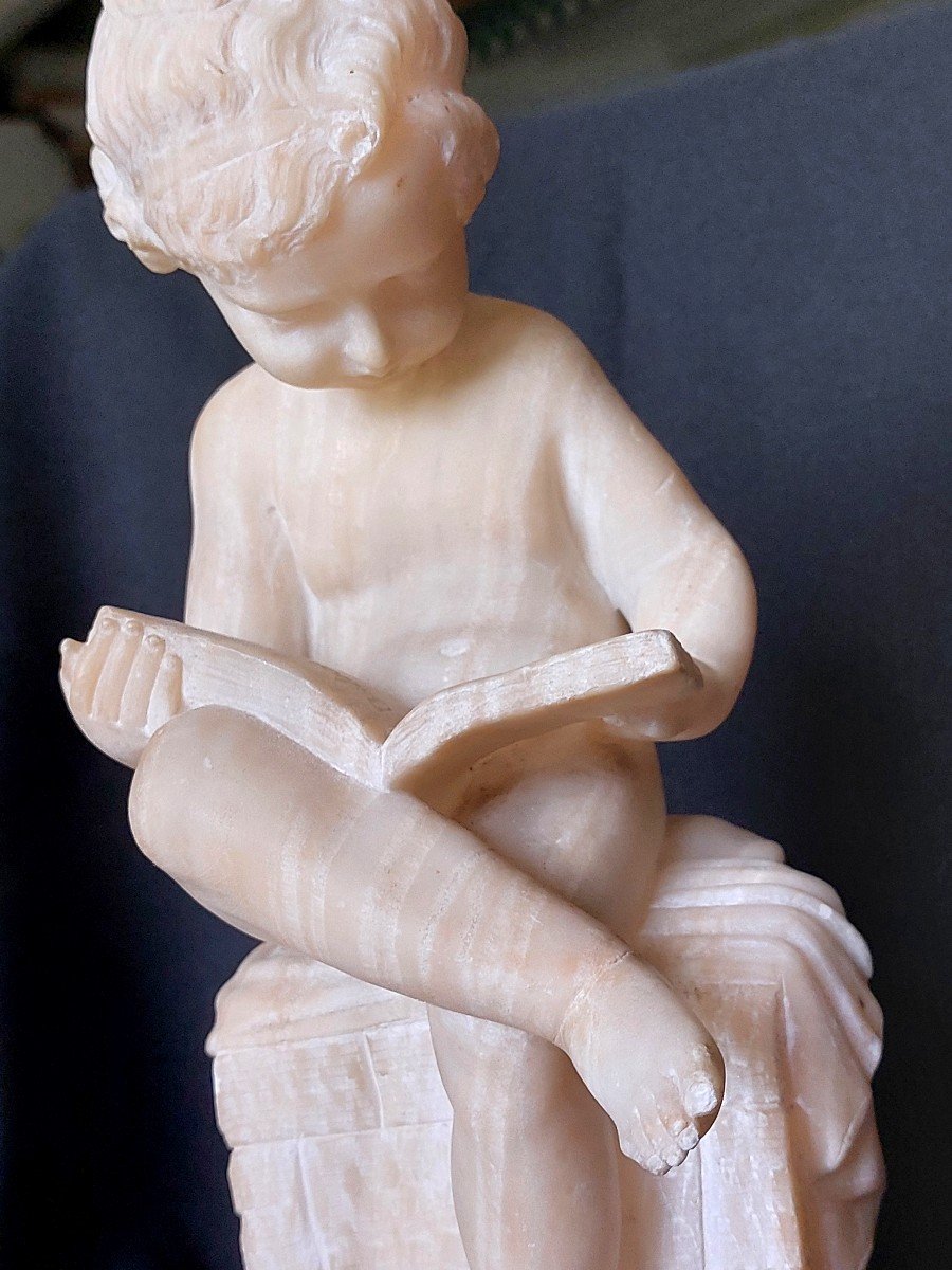 Statue. Child Reading In Alabaster.-photo-2