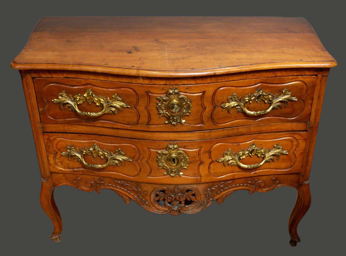 Une Commode Provençale Louis XV Galbée Dite Nimoise En Noyer ,18 Eme Siecle -photo-2