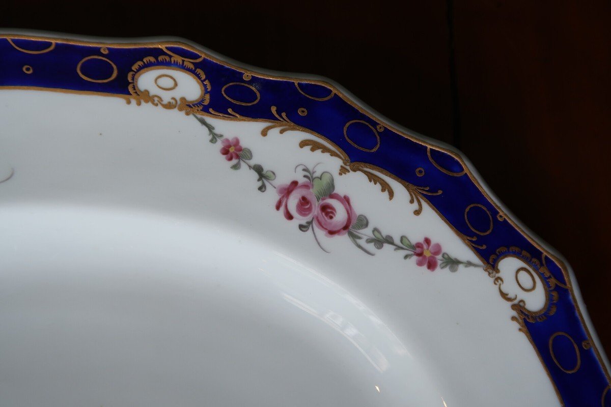 Paire De Plats Chantournés En Porcelaine De Tournai-photo-1