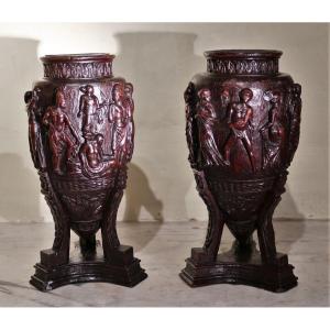 Paire De Vases En Noyer Sculpté