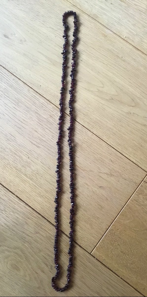 Necklace Of Faceted Garnet Beads.-photo-1