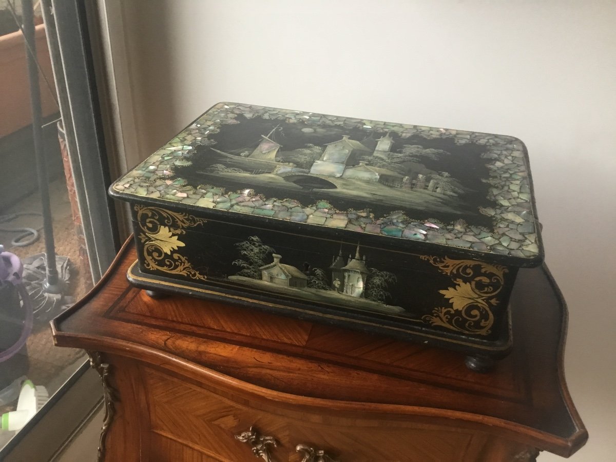 Important Sewing Box In Blackened Wood And Mother-of-pearl-photo-2