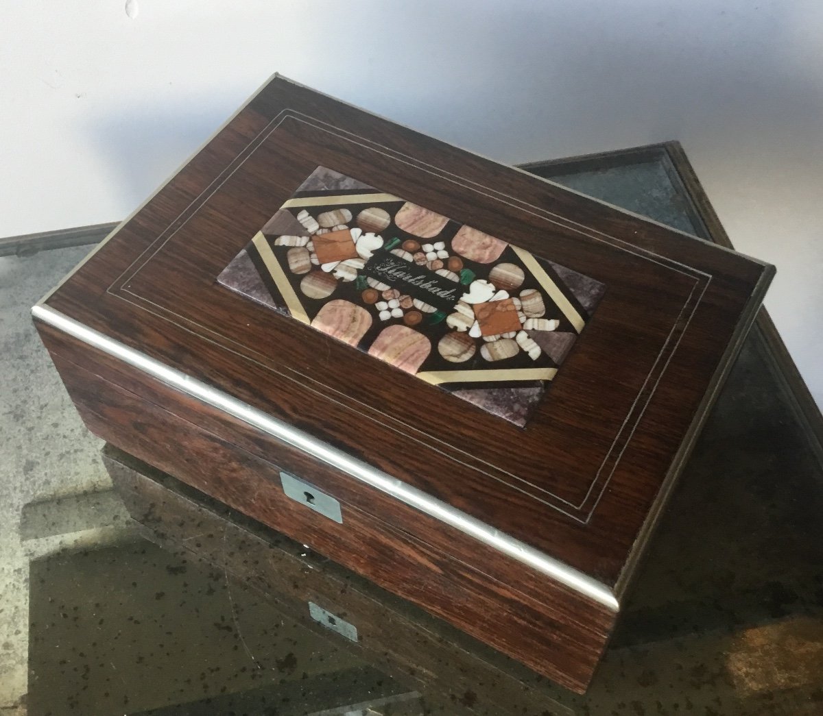 Box Inlaid With Marble Marquetry -photo-1