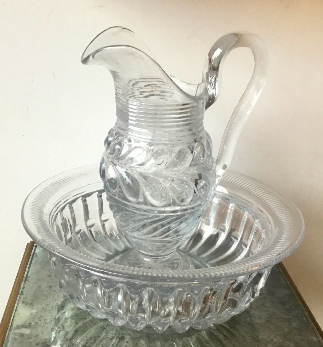 Bassin Et Verseuse De Toilette En Cristal De Baccarat , vers 1880