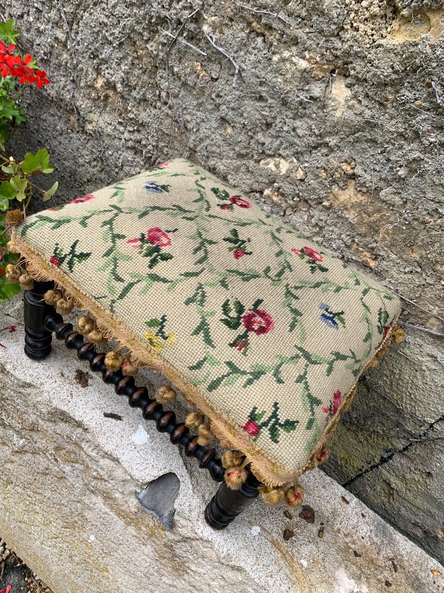 Small Foot Stool In Stained Wood And Pompoms -photo-4