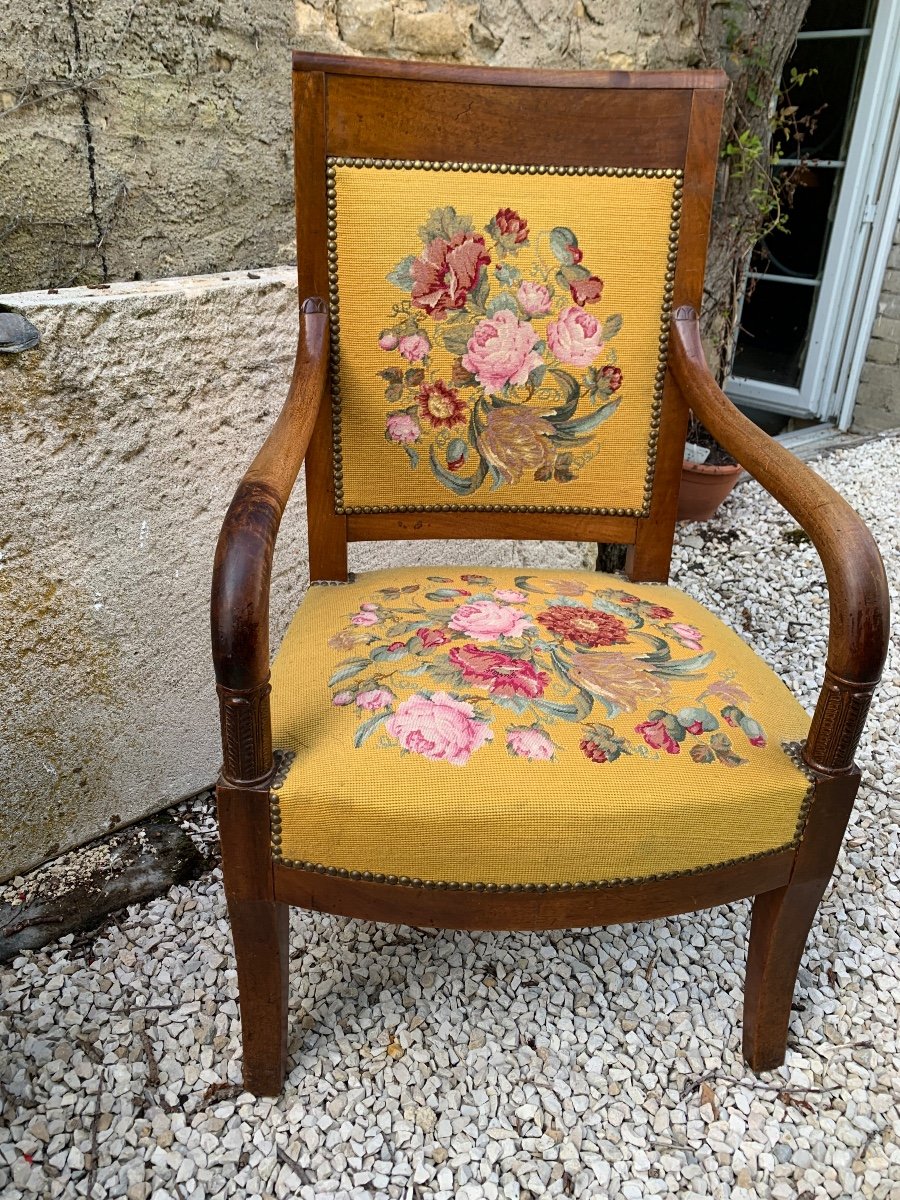 Fauteuil Louis Philippe En Acajou Tapissé De Fleurs -photo-3