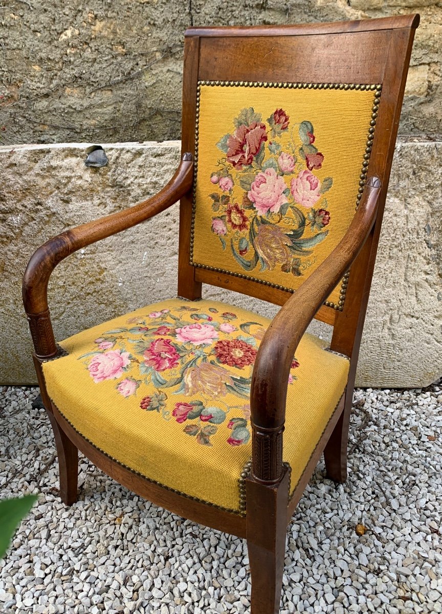 Fauteuil Louis Philippe En Acajou Tapissé De Fleurs 