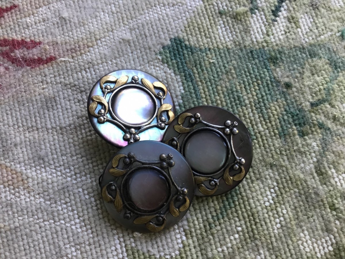 Les 3 Boutons Art Nouveau Au Gui -photo-4