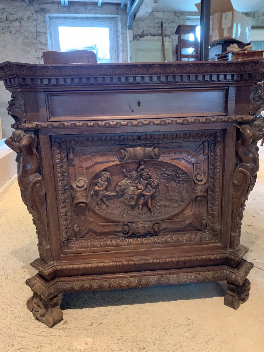 Louis XIII Style Carved Drop-leaf Chest In Relief -photo-2