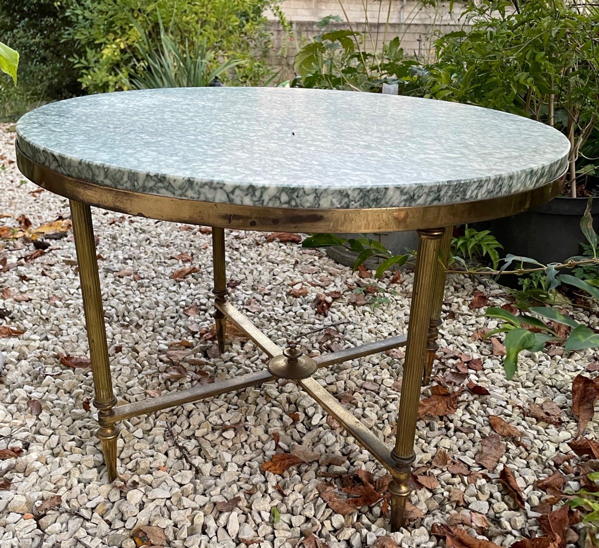 Table Basse Ronde En Bronze Et Laiton à Plateau De Marbre Vert