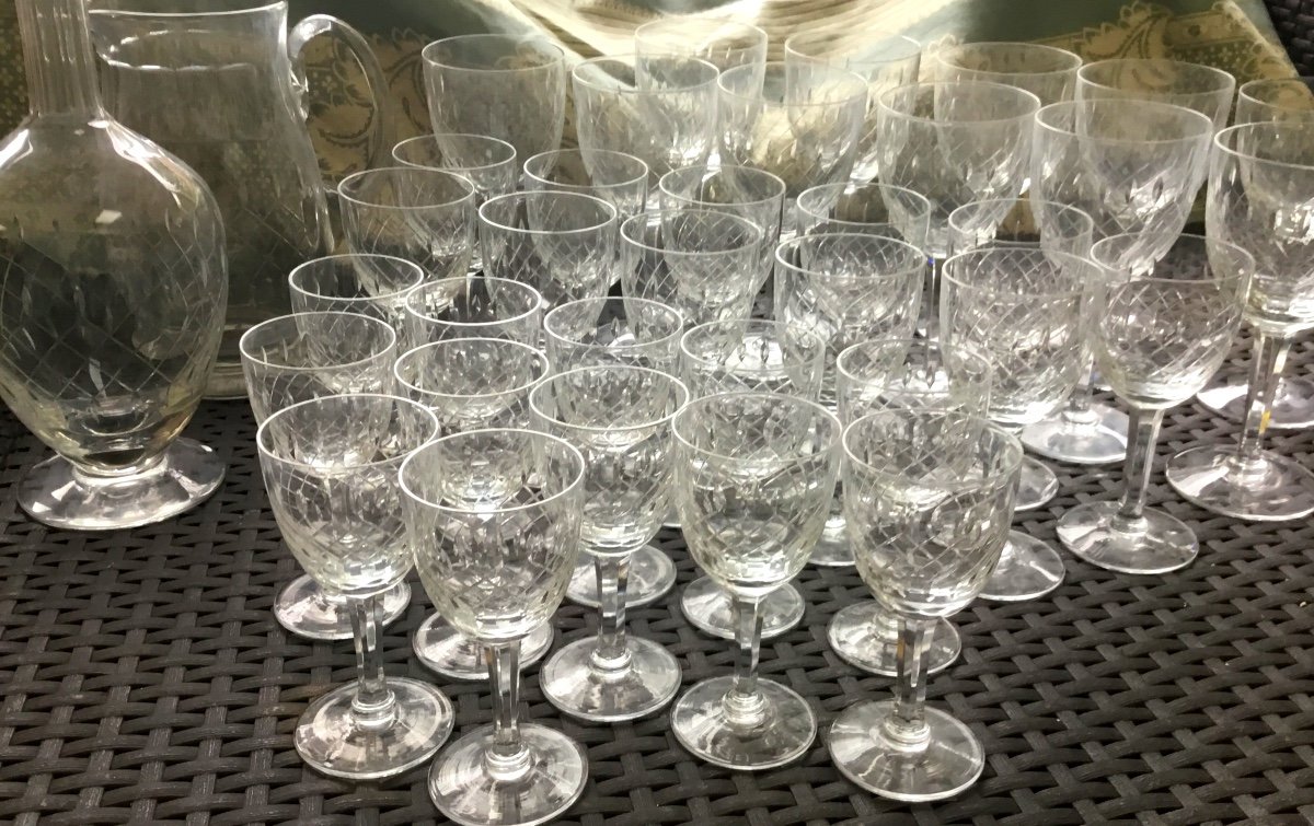 Service En Cristal Taillé , 34 Verres , 1 Carafe, 1 Verseuse 