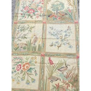 Tapis Au Cailles Et Bouquets de Fleurs  