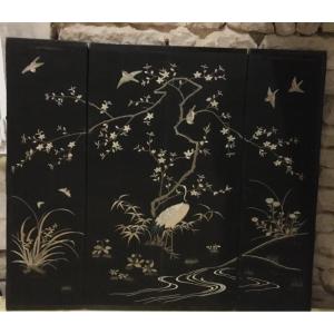 Small Japanese Screen In Embroidered Silk 