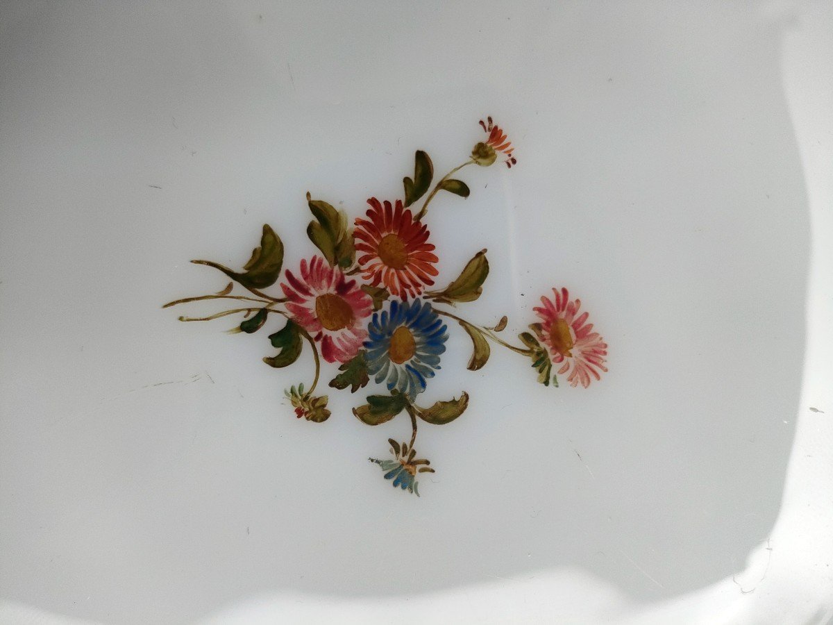 White Opaline Plate With Flowers Decor, Charles X-photo-2