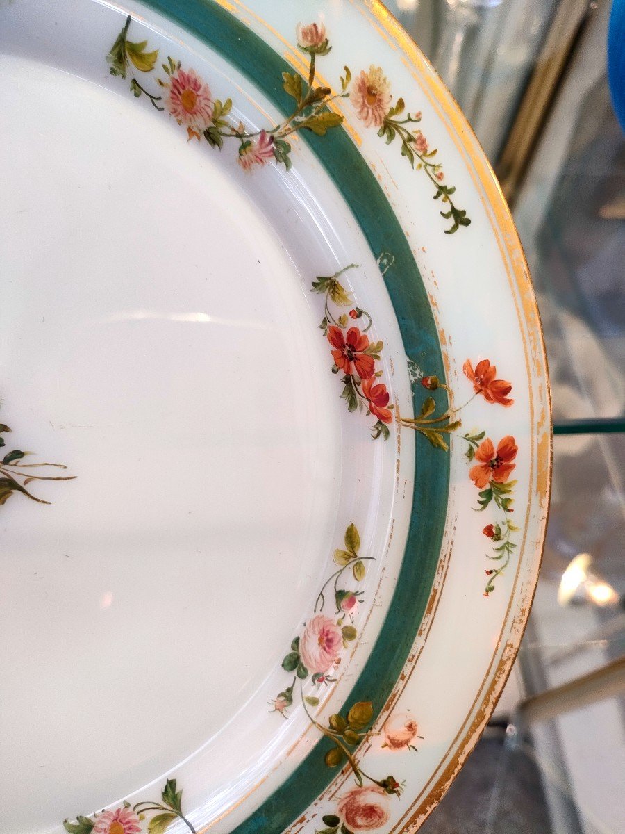 White Opaline Plate With Flowers Decor, Charles X-photo-3