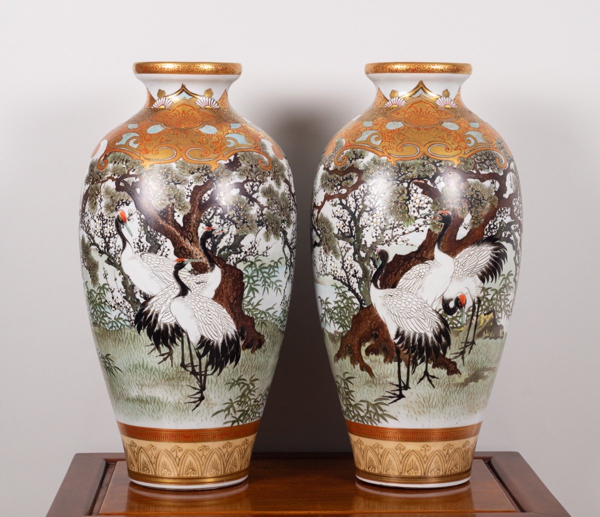 Pair Of Vases With Cranes, Taniguchi, Kutani, Meiji Era (1868-1912).