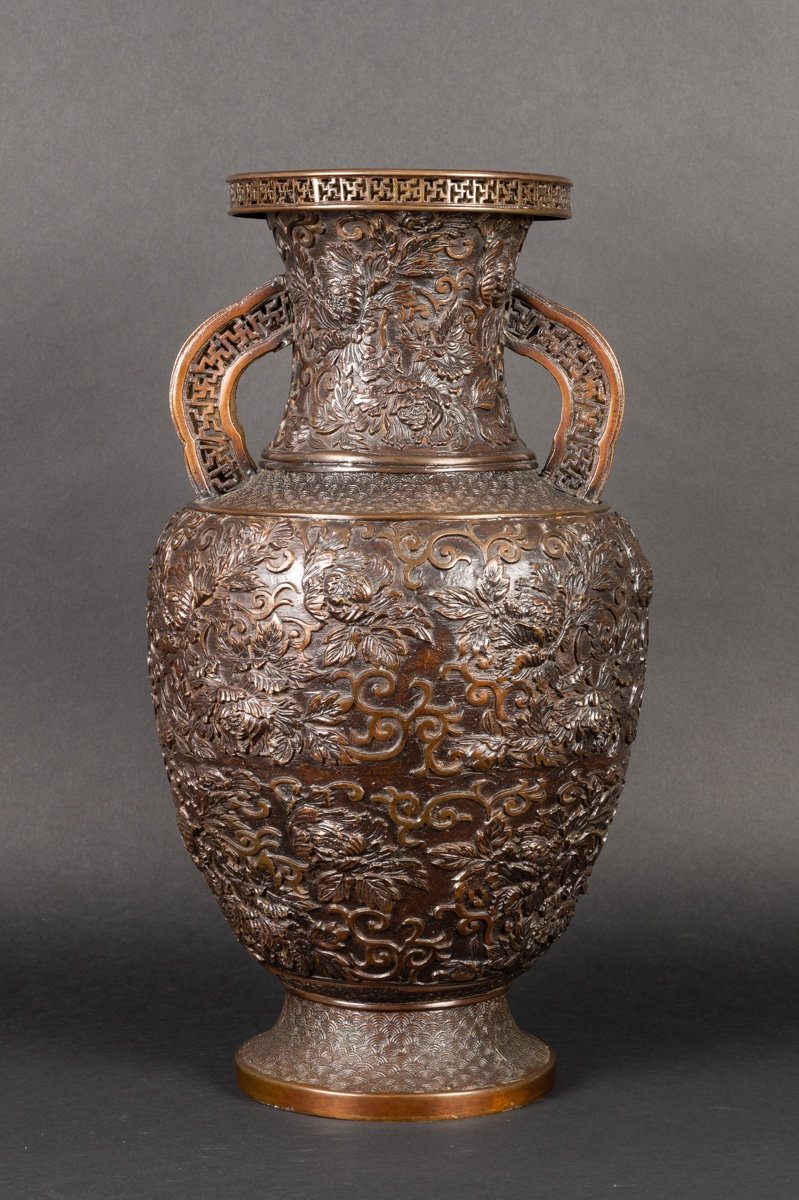 Grand Vase à Anses, Bronze, Japon, époque Meiji, XIXe Siècle. 