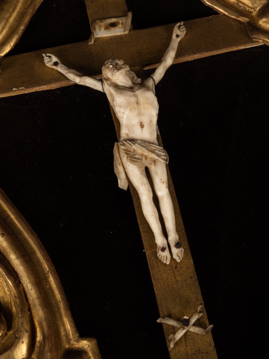 Crucifix In A Gilt Wooden Frame, Louis XV, France, 18th Century. -photo-3