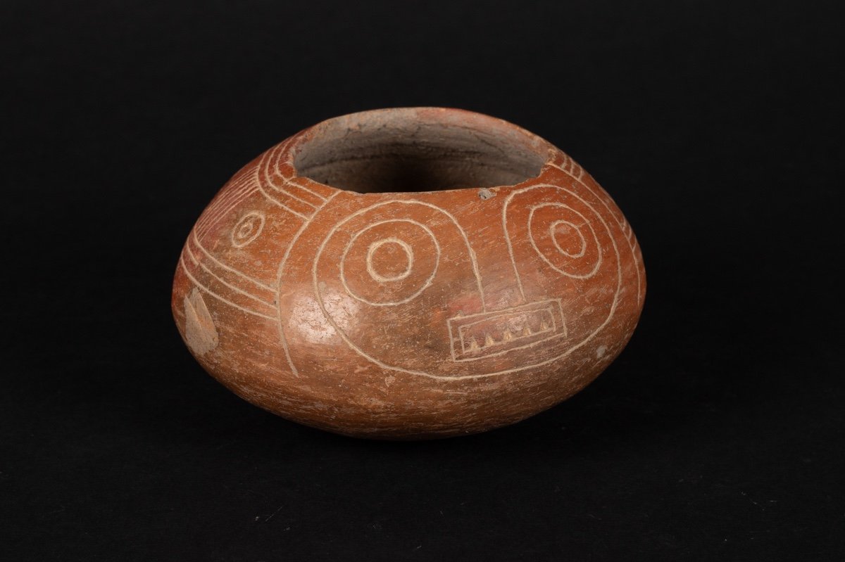 Masked Vase, Chorrera Culture (1300 - 300 Bc), Ecuador, Pre-columbian Ceramics. -photo-1