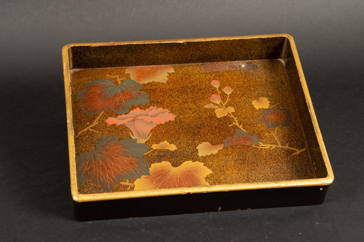 Plateau à Fleurs, Laque, Maki-e, Japon, ère Meiji (1868-1912). 