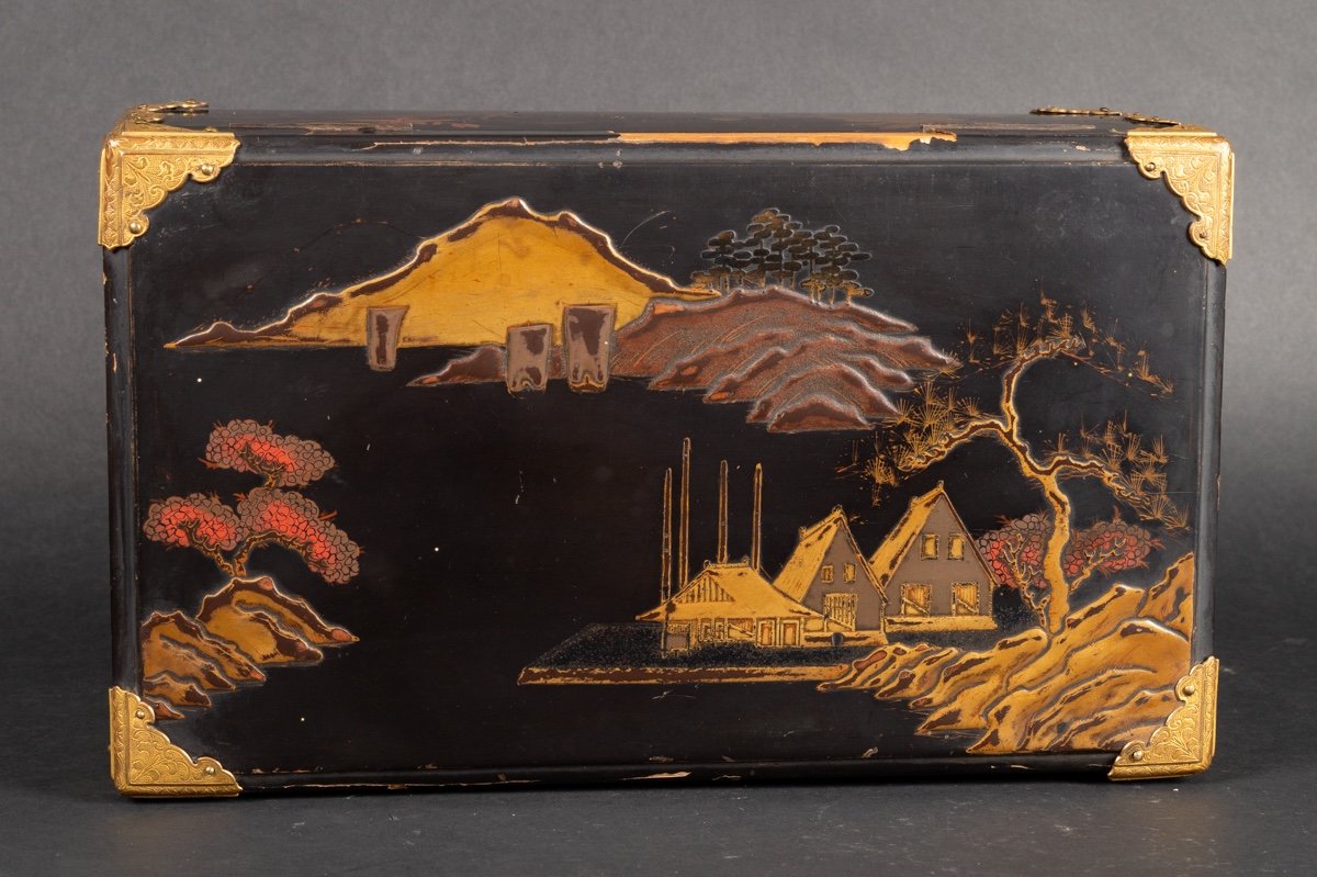 Tebako Box With Landscape, Lacquer, Japan, Edo/meij Period, 19th Century. -photo-1