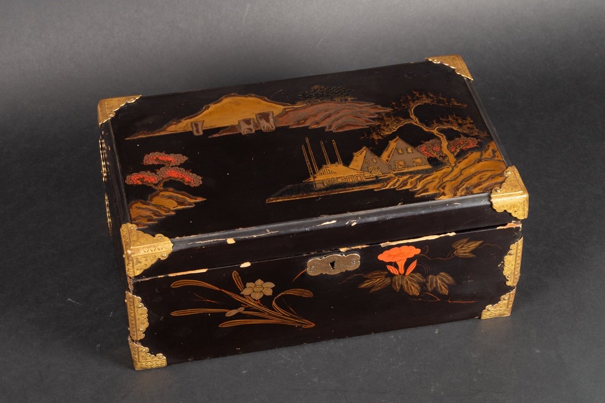 Tebako Box With Landscape, Lacquer, Japan, Edo/meij Period, 19th Century. 